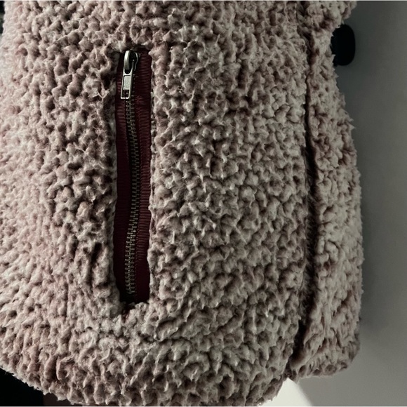 Thread & Supply Sherpa Vest - Picture 6 of 7